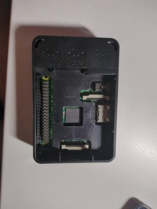 Raspberry Pi 1 Negra en su caja