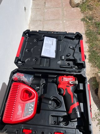 Caja Milwaukee PACKOUT + Taladro Milwaukee