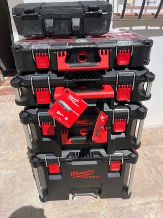 Caja Milwaukee PACKOUT + Taladro Milwaukee