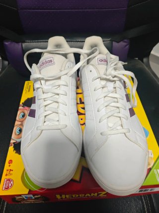 Zapatillas Adidas Blancas y Moradas