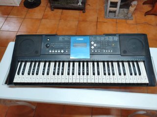 Teclado Yamaha PSR E333