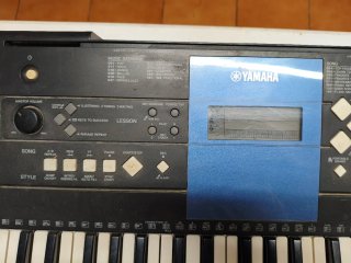 Teclado Yamaha PSR E333