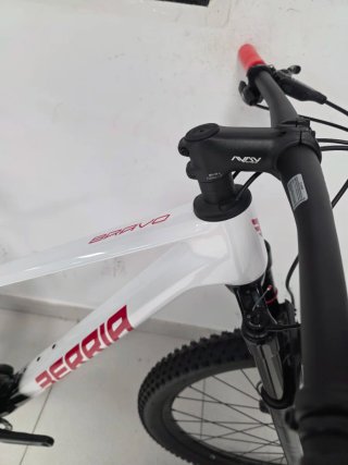 BERRIA BRAVO 29 XT 12v SID