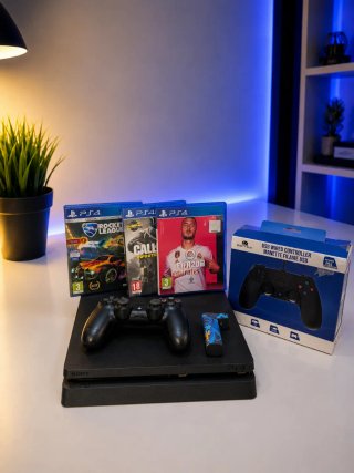 PS4 + 2 Mandos + Cargador + Juegos