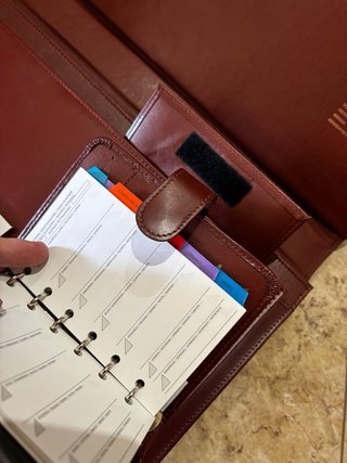 Maletín de trabajo piel burdeos y plata