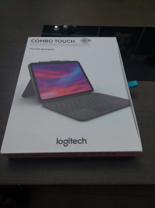 Cover Logitech Combo Touch per iPad 10ª Gen con tastiera