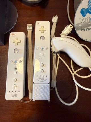 Nintendo Wii Bianca + 2 Manette + 2 Volanti