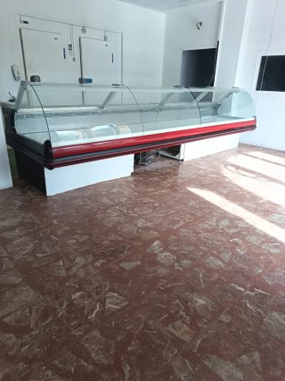 Vitrina charcutería refrigerada (precio en mensaje