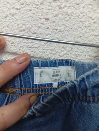 Pantalón denim ligero pierna ancha talla 40