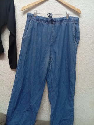 Pantalón denim ligero pierna ancha talla 40