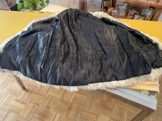 Abrigo de piel de zorro plateado