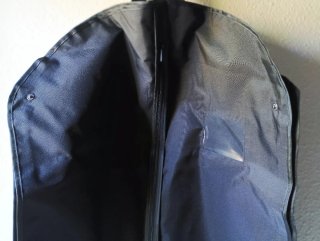 Porta Trajes BOSS Negro. Nuevo.  Impecable.