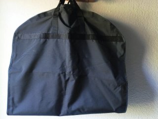 Porta Trajes BOSS Negro. Nuevo.  Impecable.