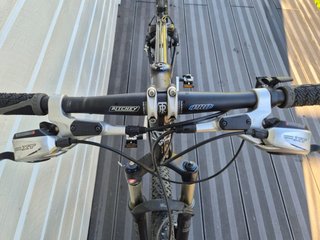 Bicicleta da Montagna Wheeler in Fibra di Carbonio