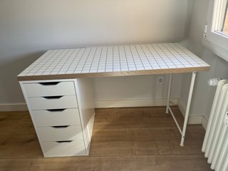 Escritorio blanco con 5 cajones