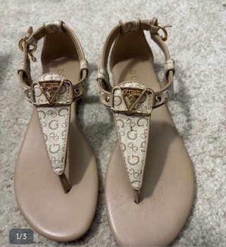 Sandalias Guess Beige Doradas