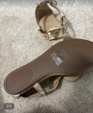 Sandalias Guess Beige Doradas