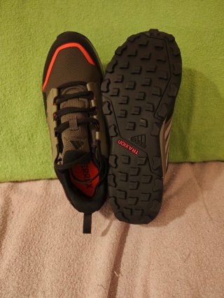 Zapatillas Adidas Terrex Verde y Naranja