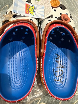Crocs Toy Story Woody Talla 45-46