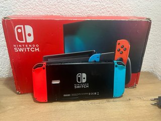 Nintendo Switch+accessori+custodia