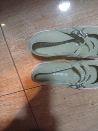 Zapatillas Converse Beige y Blancas