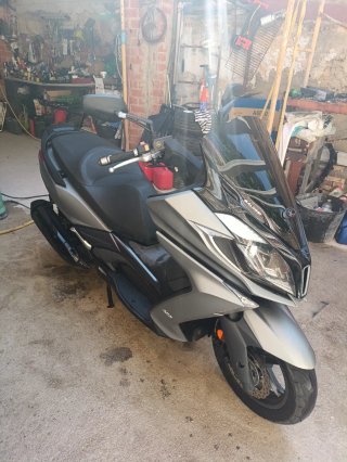 Kymco Superdink Maxi Scooter Gris/Negro