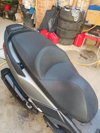 Kymco Superdink Maxi Scooter Gris/Negro
