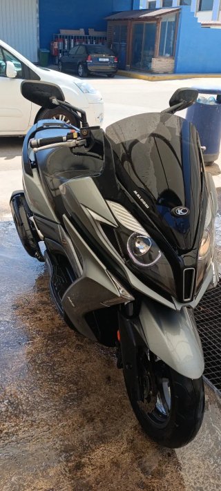 Kymco Superdink Maxi Scooter Gris/Negro