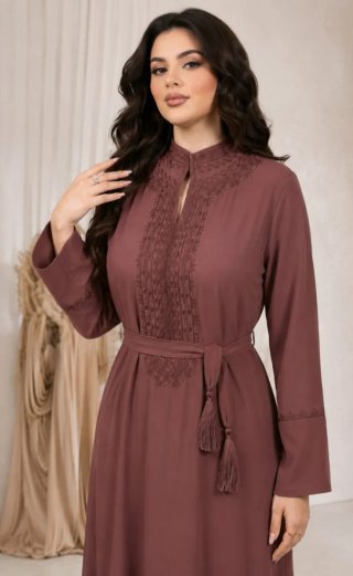 Vestido Caftán Moderno con Bordado