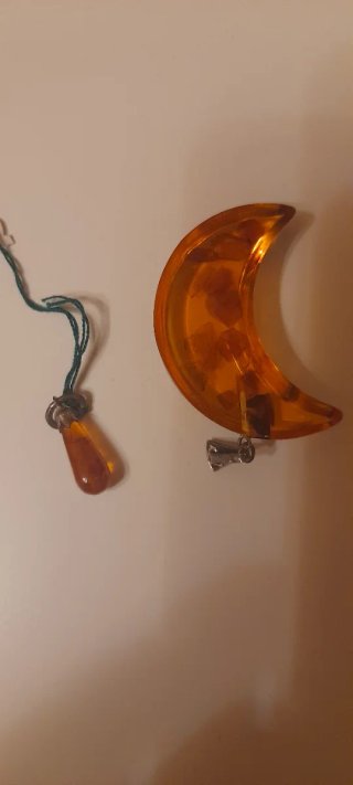 Colgante de ámbar luna y lágrima