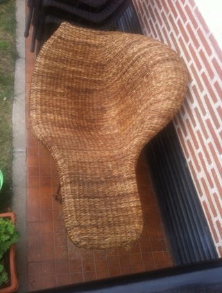 Diván de mimbre y hierro