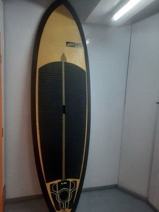 Tabla de surf casi nueva