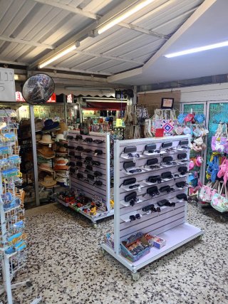 Traspaso tienda de souvenirs ubicada en cant picaf
