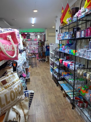 Traspaso tienda de souvenirs ubicada en cant picaf