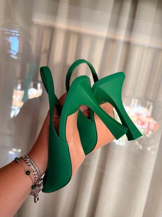 Zapatos de tacón verdes para mujer