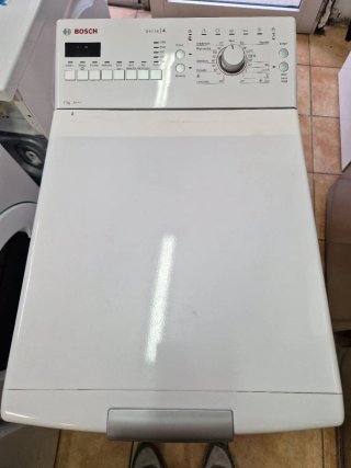 Lavadora carga superior marca Bosch Serie 4 7kg.