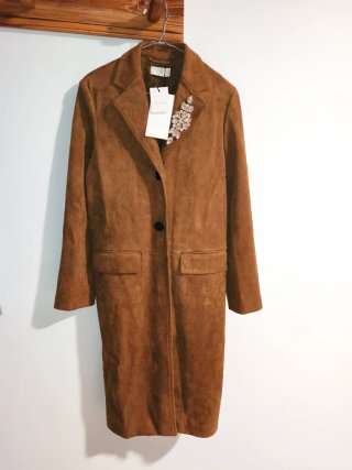 Abrigo Zara S con broche joya