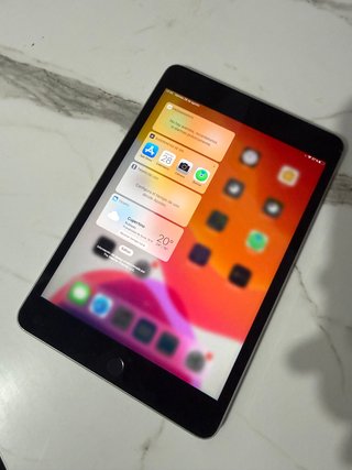 iPad mini 4 128GB Argento