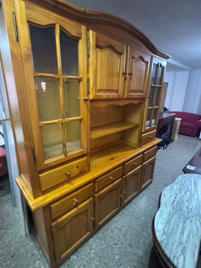 Mueble de salón de pino