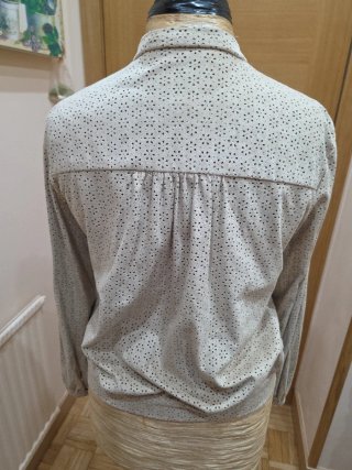 Cazadora Zara Beige Perforada