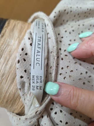 Cazadora Zara Beige Perforada