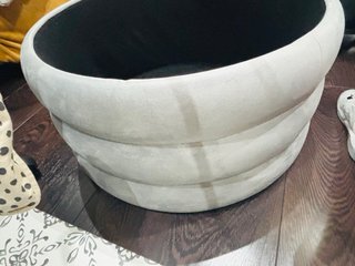 Puff grande de almacenamiento beige/gris