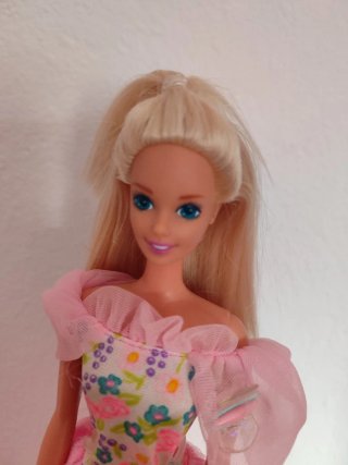 Barbie vintage vestido floral rosa