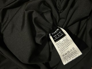 Vestido negro tirantes drapeado