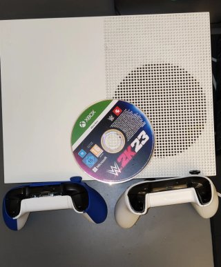 Xbox One S 1TB + 2 mandos + WWE 2K23