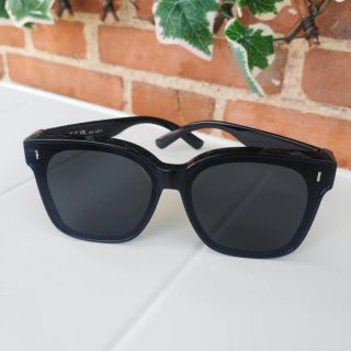 Gafas de sol negras