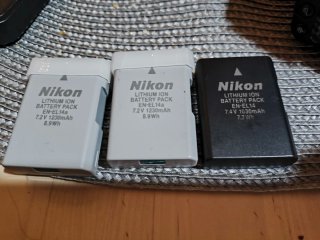 Nikon D3100 + 2 objetivos, 3 baterías y funda