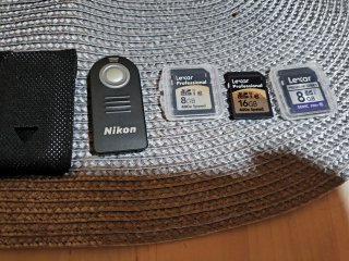 Nikon D3100 + 2 objetivos, 3 baterías y funda