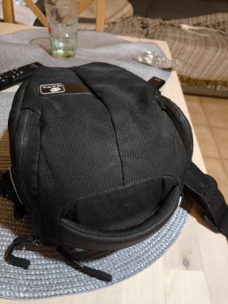 Nikon D3100 + 2 objetivos, 3 baterías y funda