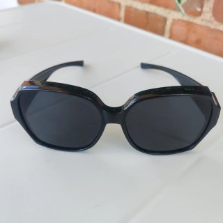Gafas de sol negras